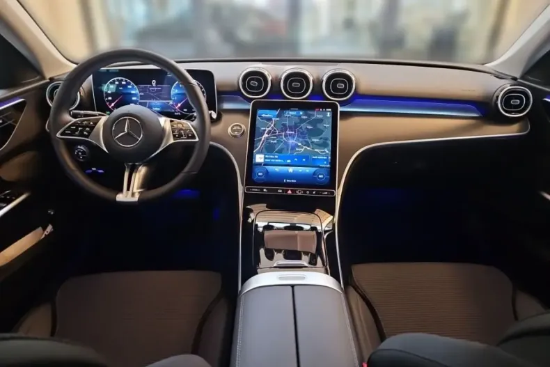 Mercedes-Benz C 200 (Clasa C) din 2024 cu 7.500 km - oferta MER196934 - foto 10