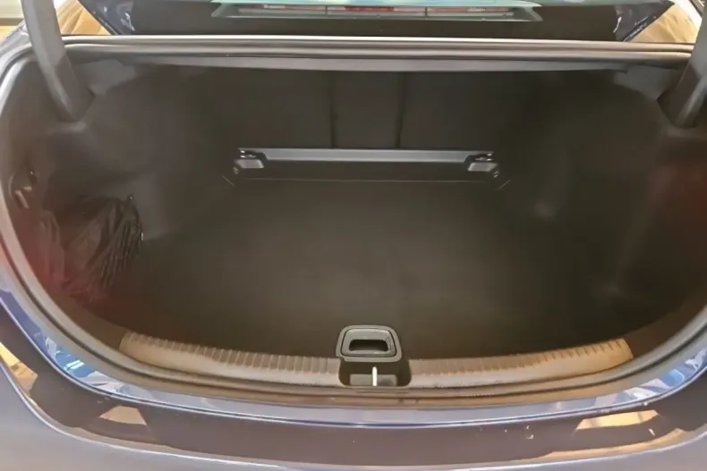 Mercedes-Benz C 200 (Clasa C) din 2024 cu 7.500 km - oferta MER196934 - foto 12