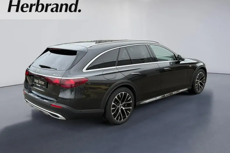 Mercedes-Benz E 300 (Clasa E) din 2025 cu 11.236 km - oferta MER196942 - foto 3