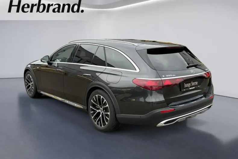 Mercedes-Benz E 300 (Clasa E) din 2025 cu 11.236 km - oferta MER196942 - foto 4