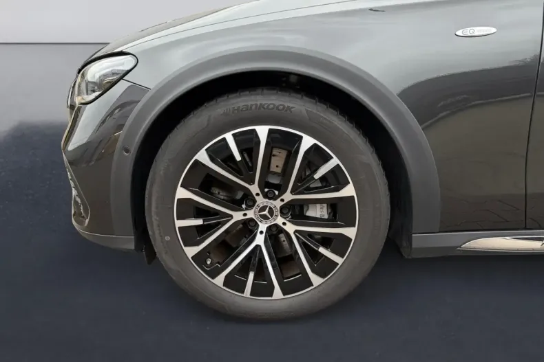 Mercedes-Benz E 300 (Clasa E) din 2025 cu 11.236 km - oferta MER196942 - foto 5