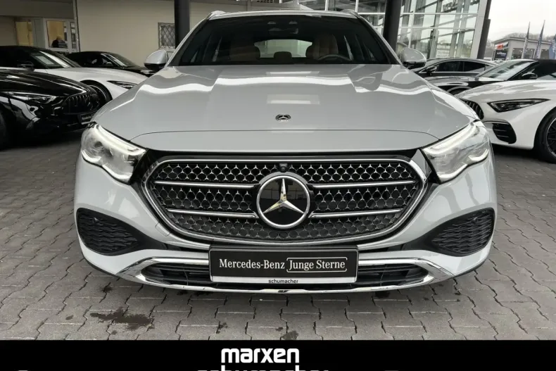 Mercedes-Benz E 220 (Clasa E) din 2023 cu 9.950 km - oferta MER196943 - foto 2