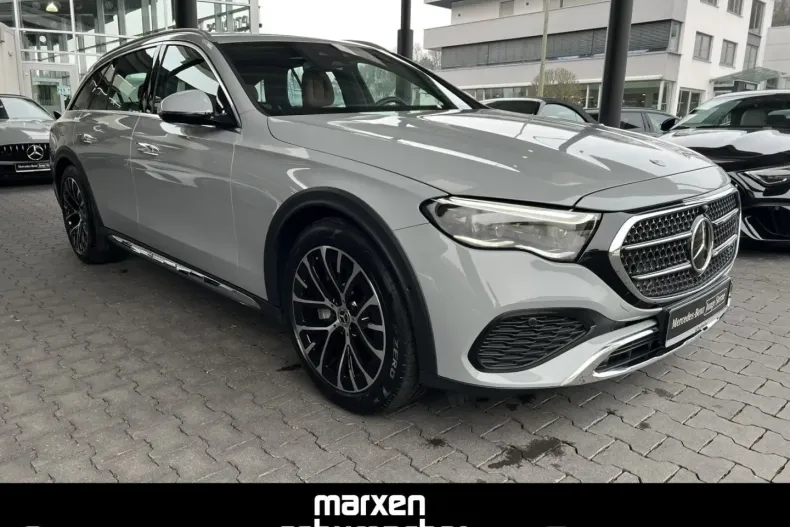 Mercedes-Benz E 220 (Clasa E) din 2023 cu 9.950 km - oferta MER196943 - foto 3
