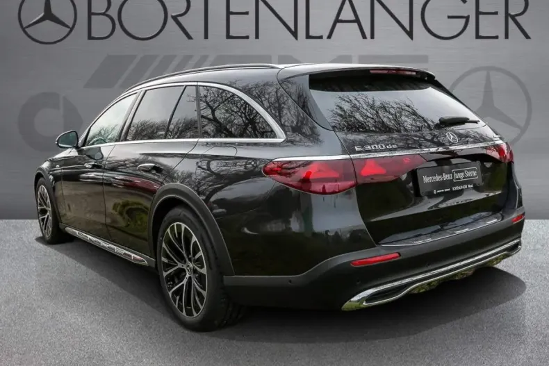 Mercedes-Benz E 300 (Clasa E) din 2025 cu 19.998 km - oferta MER196945 - foto 2