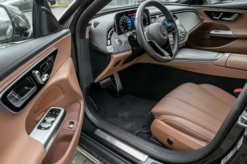 Mercedes-Benz E 300 (Clasa E) din 2025 cu 19.998 km - oferta MER196945 - foto 9