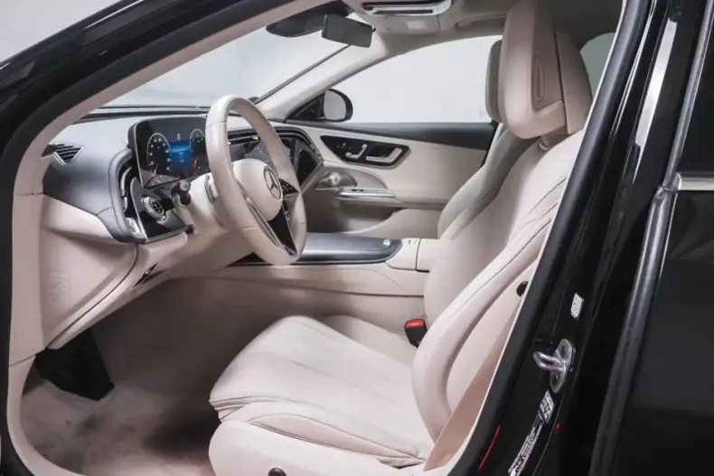 Mercedes-Benz E 220 (Clasa E) din 2024 cu 22.808 km - oferta MER196947 - foto 11