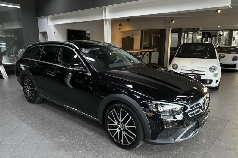 Mercedes-Benz E 400 (Clasa E) din 2023 cu 24.716 km - oferta MER196950 - foto 3