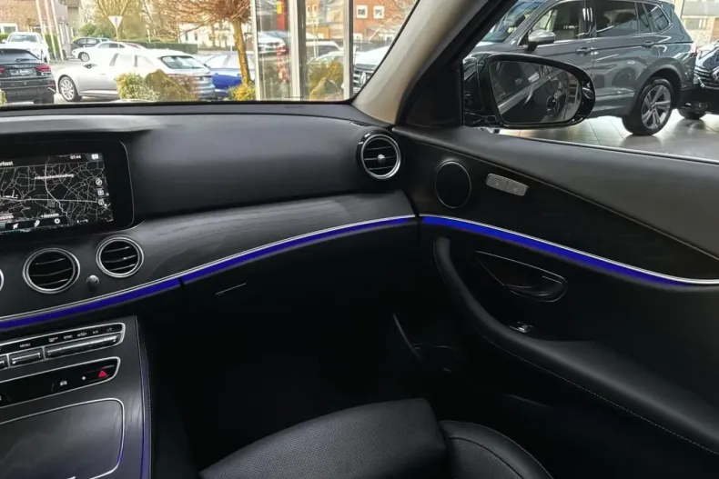 Mercedes-Benz E 400 (Clasa E) din 2023 cu 24.716 km - oferta MER196950 - foto 13