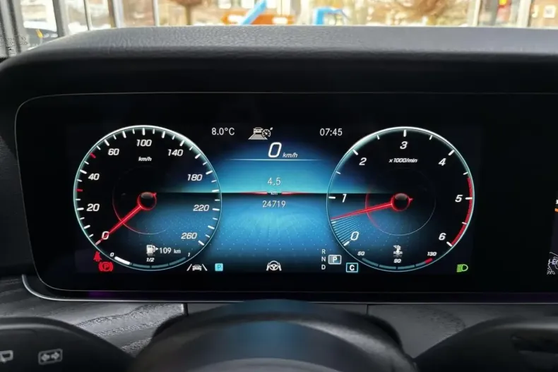 Mercedes-Benz E 400 (Clasa E) din 2023 cu 24.716 km - oferta MER196950 - foto 18