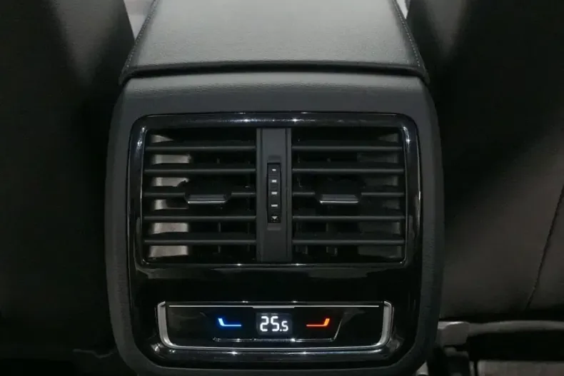 Volkswagen Passat Alltrack din 2022 cu 81.279 km - oferta VOL196951 - foto 15