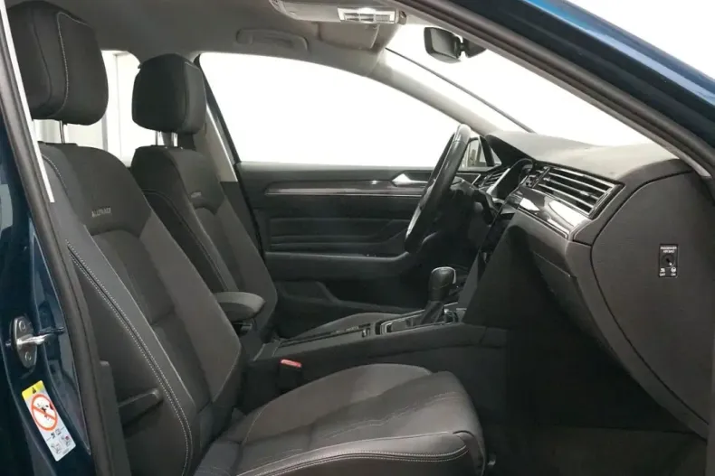 Volkswagen Passat Alltrack din 2022 cu 81.279 km - oferta VOL196951 - foto 31