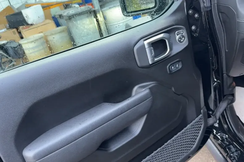 Jeep Wrangler din 2025 cu 14.990 km - oferta JEE196954 - foto 7