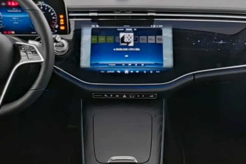 Mercedes-Benz E 300 (Clasa E) din 2025 cu 17.418 km - oferta MER196959 - foto 5