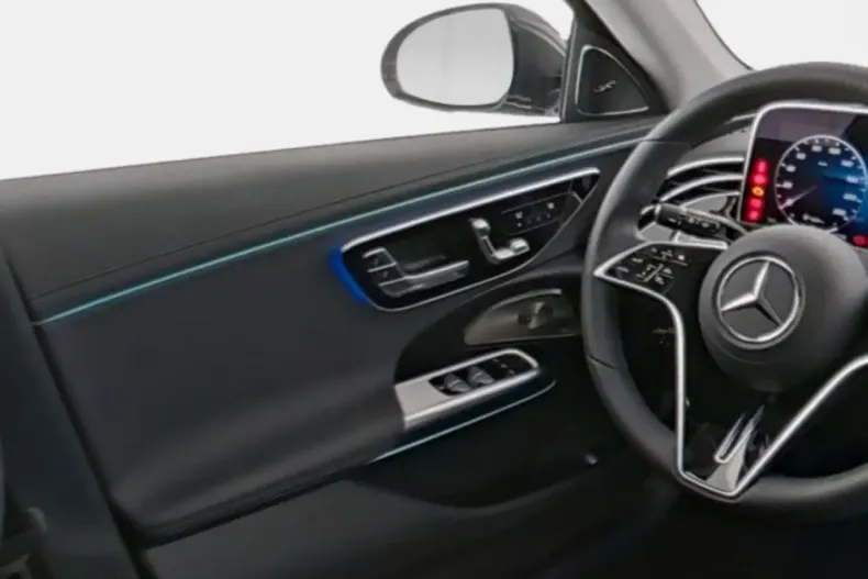 Mercedes-Benz E 300 (Clasa E) din 2025 cu 17.418 km - oferta MER196959 - foto 9