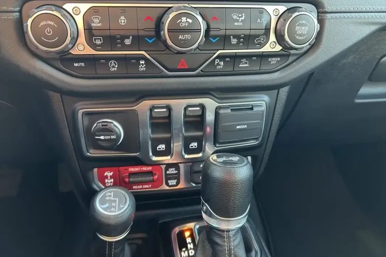 Jeep Wrangler din 2024 cu 10 km - oferta JEE196960 - foto 12
