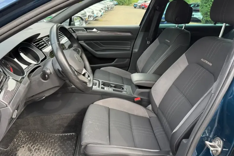 Volkswagen Passat Alltrack din 2022 cu 60.500 km - oferta VOL196969 - foto 5