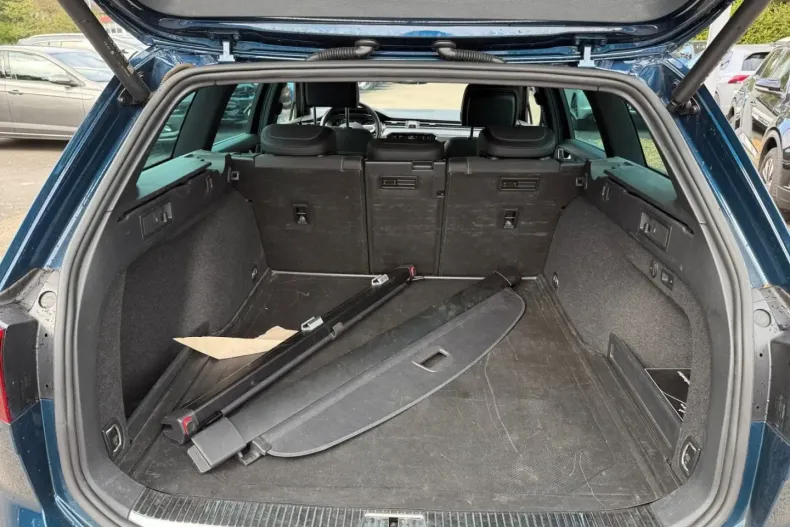 Volkswagen Passat Alltrack din 2022 cu 60.500 km - oferta VOL196969 - foto 10