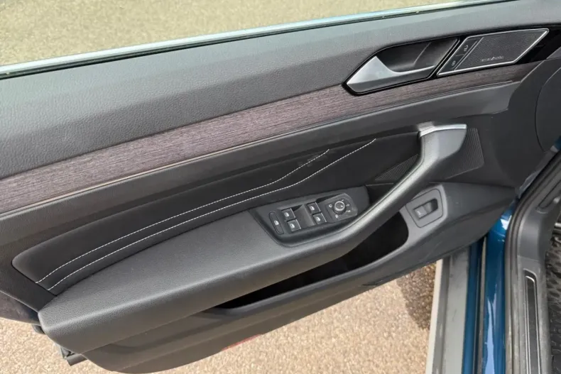 Volkswagen Passat Alltrack din 2022 cu 60.500 km - oferta VOL196969 - foto 12