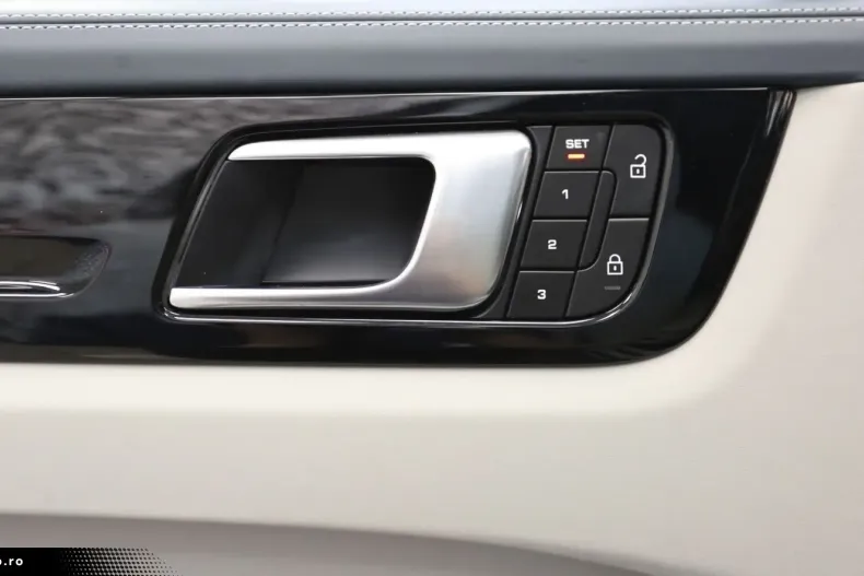 Porsche Cayenne din 2023 cu 11.074 km - oferta POR196971 - foto 28