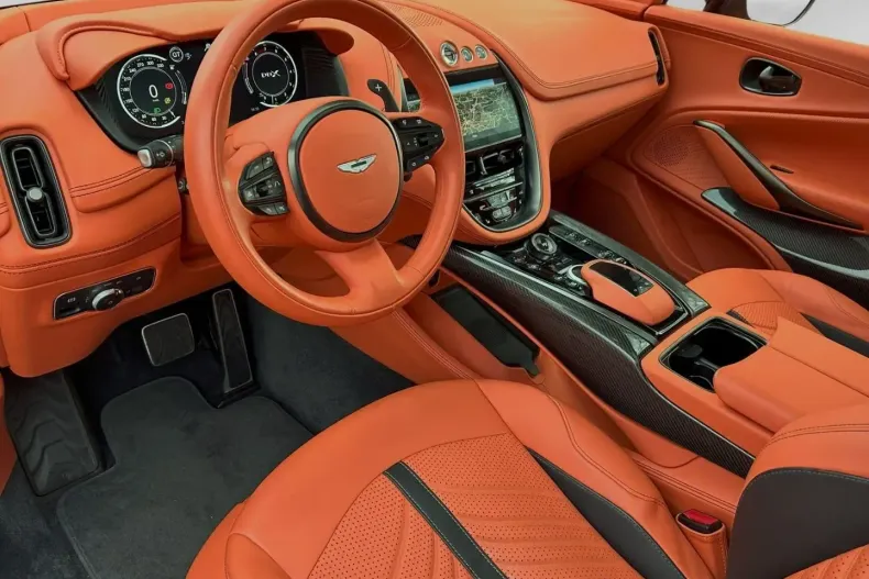 Aston Martin DBX din 2023 cu 13.000 km - oferta AST196972 - foto 3