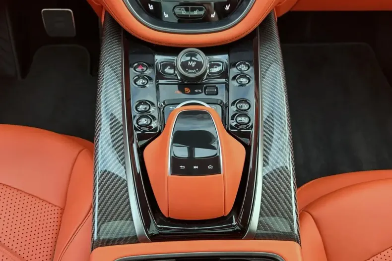 Aston Martin DBX din 2023 cu 13.000 km - oferta AST196972 - foto 23