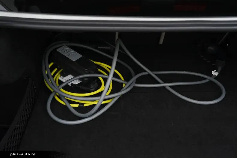 BMW 330 (Seria 3) din 2023 cu 84.180 km - oferta BMW196978 - foto 26