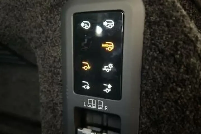 Land Rover Range Rover din 2025 cu 27.654 km - oferta LAN196984 - foto 16