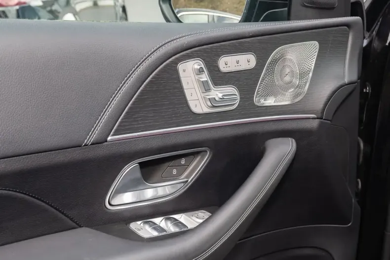 Mercedes-Benz GLE 400 (Clasa GLE) din 2024 cu 18.706 km - oferta MER196991 - foto 4
