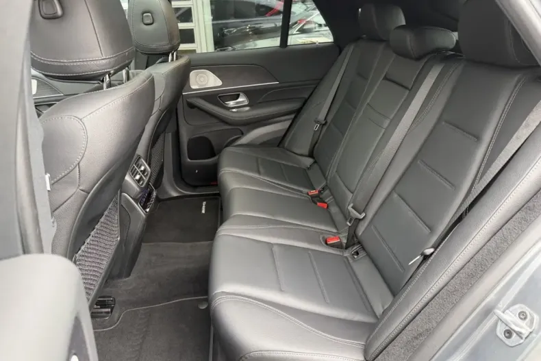 Mercedes-Benz GLE 400 (Clasa GLE) din 2024 cu 35.321 km - oferta MER196993 - foto 12