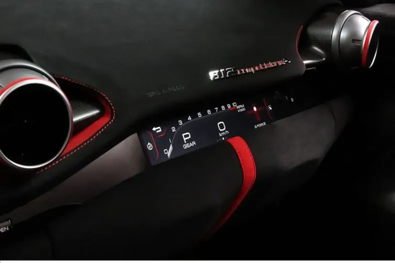 Ferrari 812 din 2024 cu 4.400 km - oferta FER197020 - foto 34