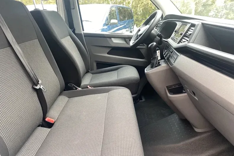 Volkswagen Multivan din 2023 cu 52.999 km - oferta VOL197043 - foto 11