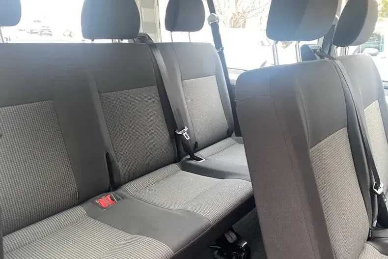 Volkswagen Multivan din 2023 cu 52.999 km - oferta VOL197043 - foto 13