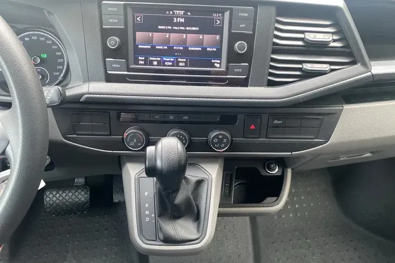 Volkswagen Multivan din 2023 cu 52.999 km - oferta VOL197043 - foto 17