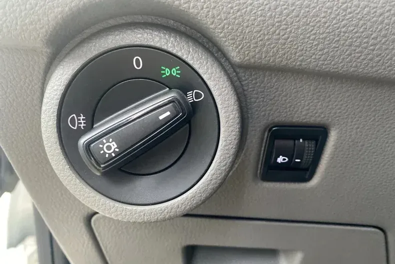 Volkswagen Multivan din 2023 cu 52.999 km - oferta VOL197043 - foto 25