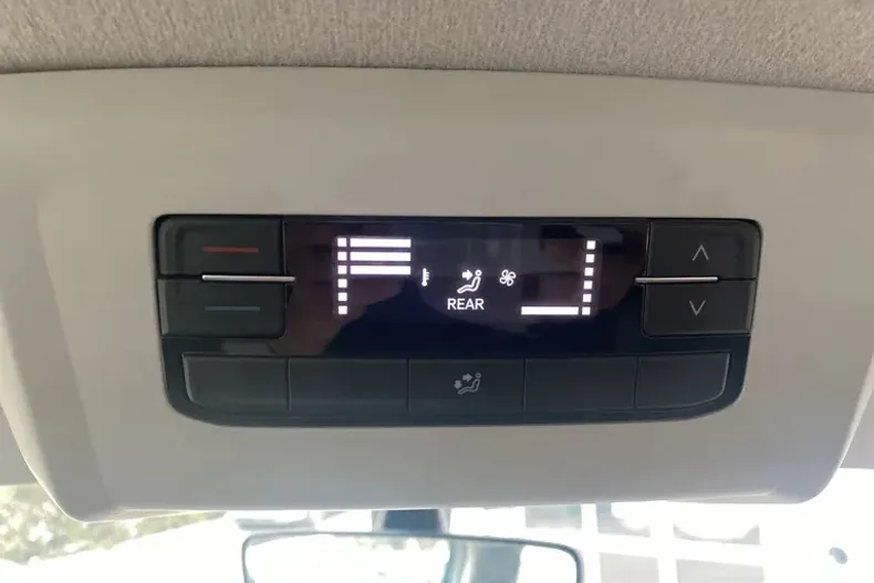 Volkswagen Multivan din 2023 cu 52.999 km - oferta VOL197043 - foto 26