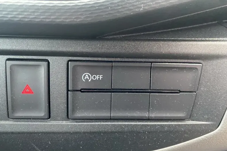 Volkswagen Multivan din 2023 cu 52.999 km - oferta VOL197043 - foto 28