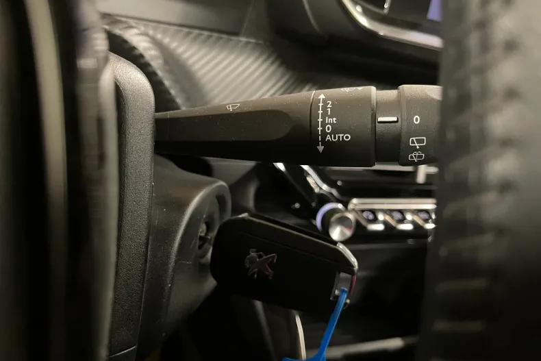 Peugeot 2008 din 2020 cu 64.114 km - oferta PEU197049 - foto 19