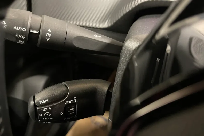 Peugeot 2008 din 2020 cu 64.114 km - oferta PEU197049 - foto 20