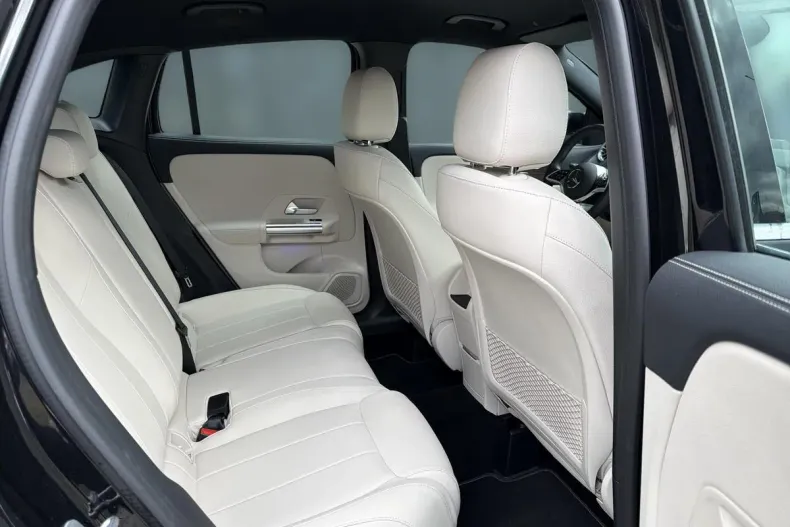 Mercedes-Benz GLA din 2023 cu 22.500 km - oferta MER197056 - foto 14
