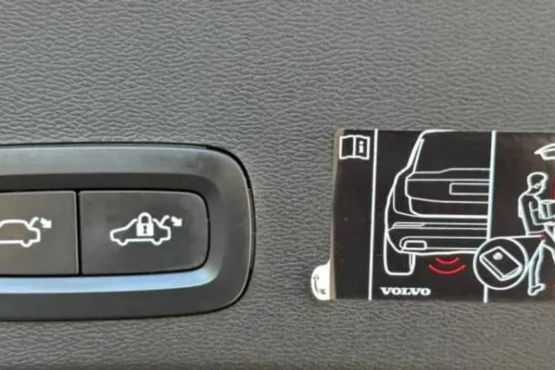 Volvo XC40 din 2021 cu 87.000 km - oferta VOL197058 - foto 14