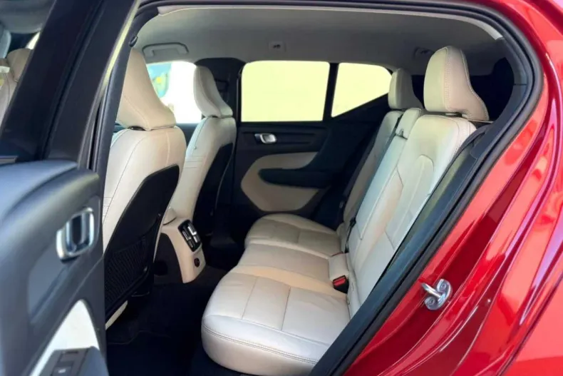 Volvo XC40 din 2021 cu 87.000 km - oferta VOL197058 - foto 17