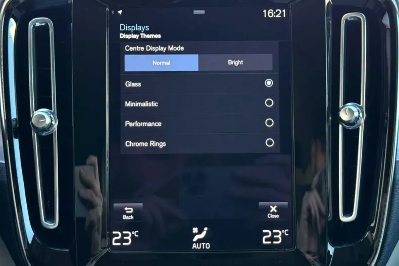 Volvo XC40 din 2021 cu 87.000 km - oferta VOL197058 - foto 31