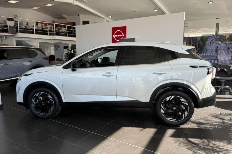 Nissan Qashqai din 2025 cu 30 km - oferta NIS197078 - foto 3
