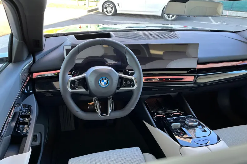 BMW 530e (Seria 5) din 2026 cu 7 km - oferta BMW197089 - foto 10