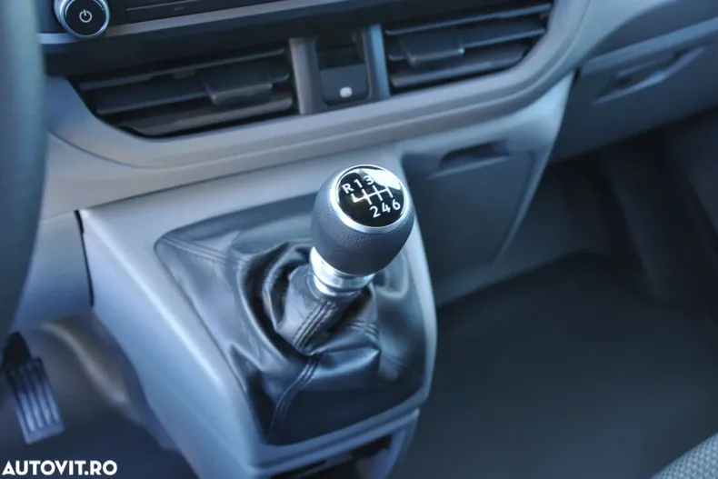 Volkswagen Transporter din 2025 cu 24 km - oferta VOL197091 - foto 22