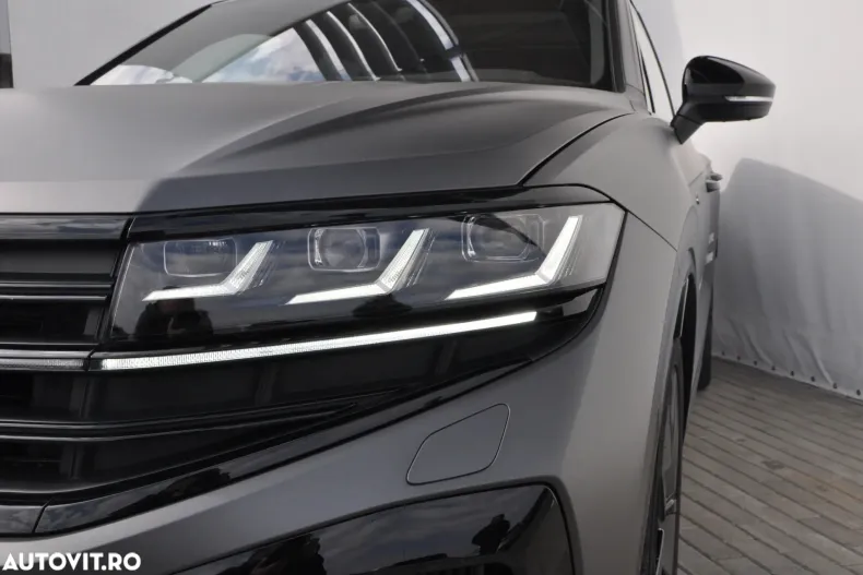 Volkswagen Touareg din 2025 cu 1.660 km - oferta VOL197094 - foto 9
