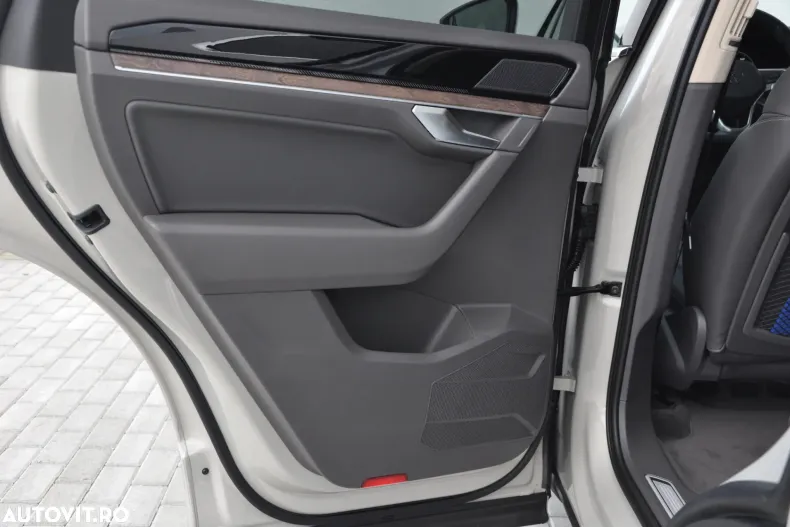 Volkswagen Touareg din 2025 cu 1.455 km - oferta VOL197095 - foto 29