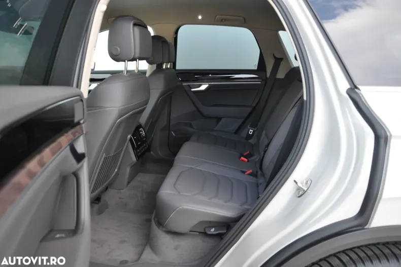 Volkswagen Touareg din 2025 cu 1.455 km - oferta VOL197095 - foto 30