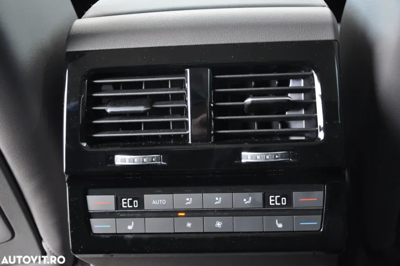 Volkswagen Touareg din 2025 cu 1.455 km - oferta VOL197095 - foto 31
