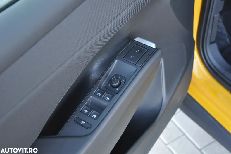 Volkswagen T-Roc din 2025 cu 4.400 km - oferta VOL197097 - foto 12